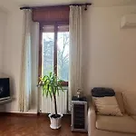 Tamburini 38 Vintage Near Center, Parking Included Апартаменты Модена