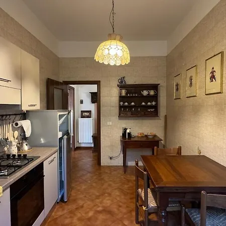 Tamburini 38 Vintage Near Center, Parking Included Apartman *